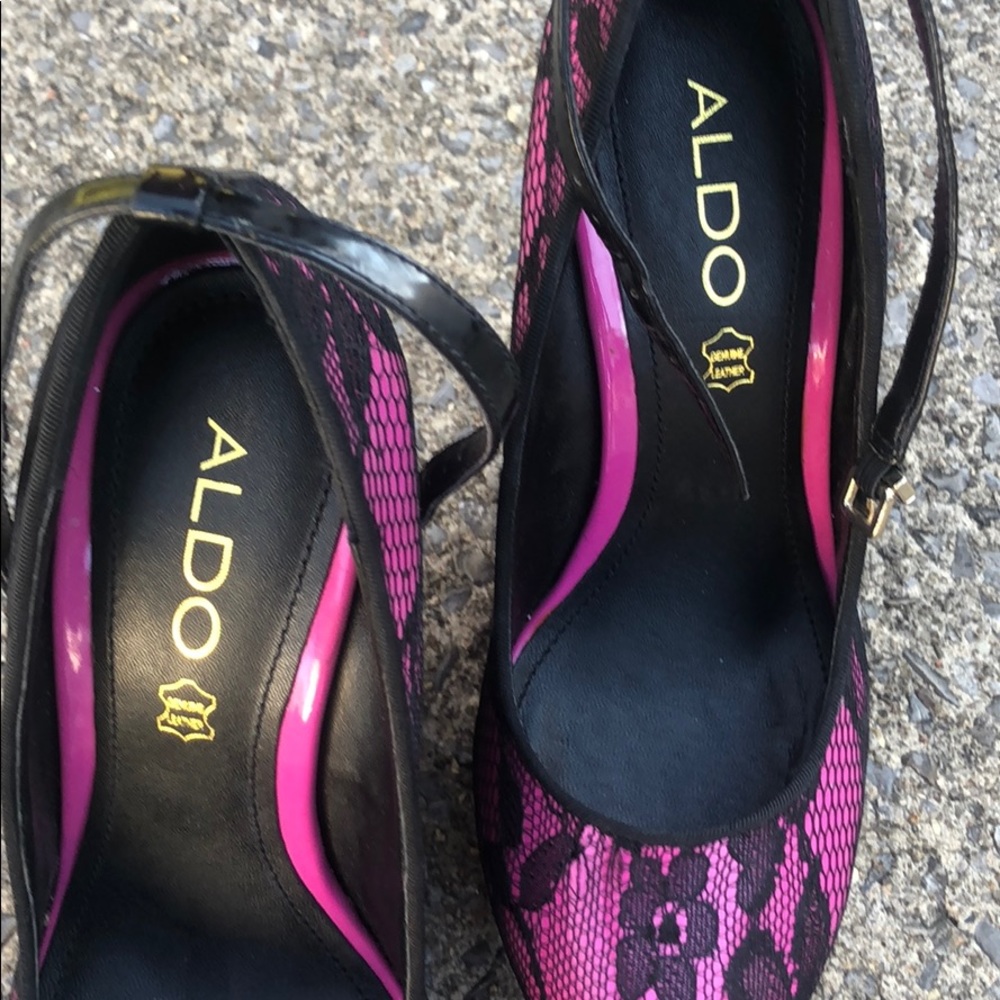 Aldo wedges hot pink topped with black lace - Picture 3 of 7